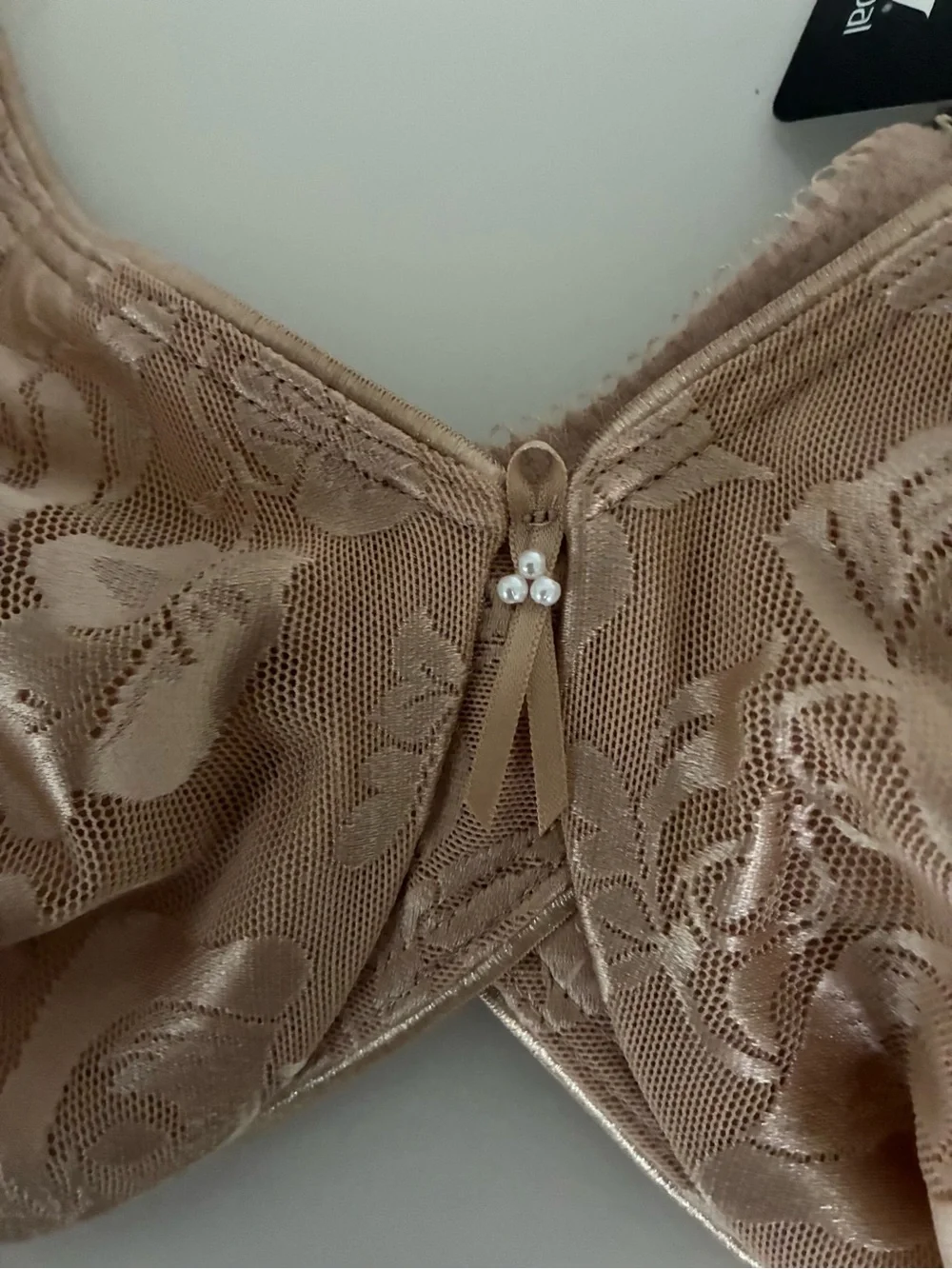 Wacoal Lace Underwire Bra in Nude Beige 36 C